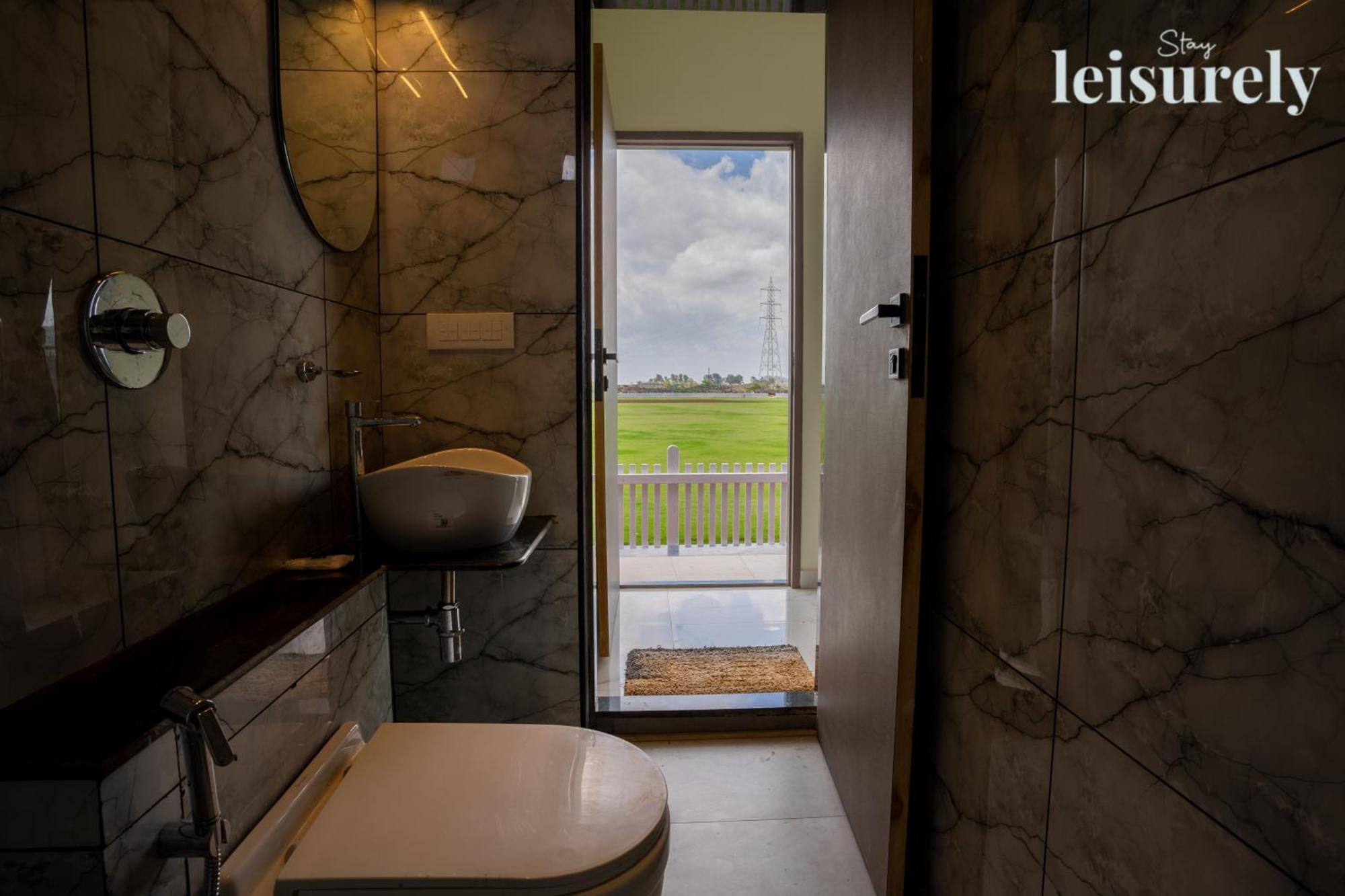Stay Leisurely - Pavilion By The Hills, Lonavala - Stadium View Rooms Exterior foto